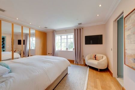 5 Bedroom Apartment To Let - Photo 4