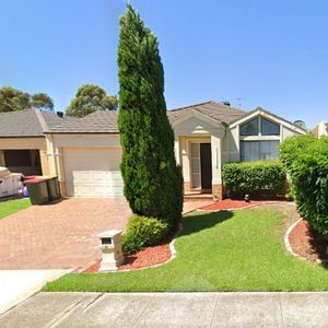 "Spacious Four-Bedroom Gem with Ideal Location and Family-Friendly Features!" 4 Bed 2 Bath and 2 Car Spaces - Photo 2