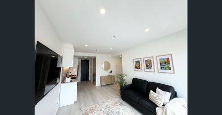 Bright and Central 1 & 1/2 BRM Apt in ST KILDA - FURNISHED & ALL INC - Photo 2