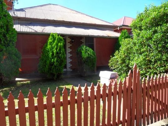 31 Collins Street Wagga Wagga NSW - Photo 1