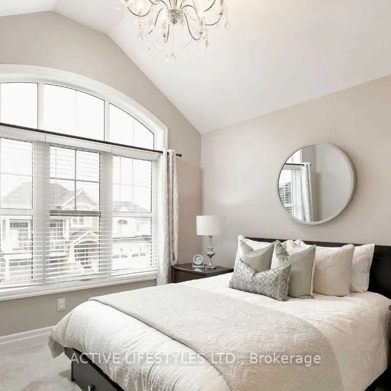 Detached Home For Lease | W9250779 - Photo 1