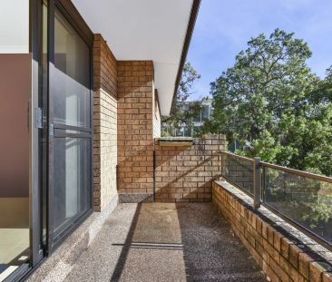 Modern two-bedroom apartment located on the top floor - Photo 4