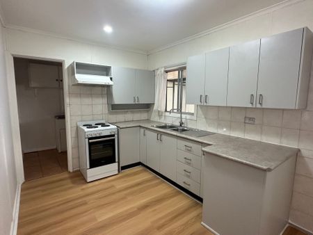 Deposit Taken&comma; Opens Cancelled - Spacious Family Home in Convenient Location - Photo 4