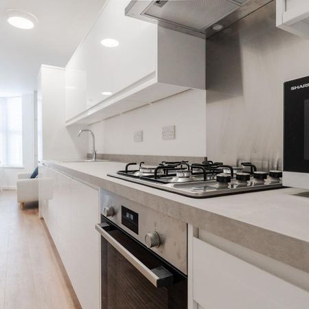 1 bedroom flat to rent - Photo 3