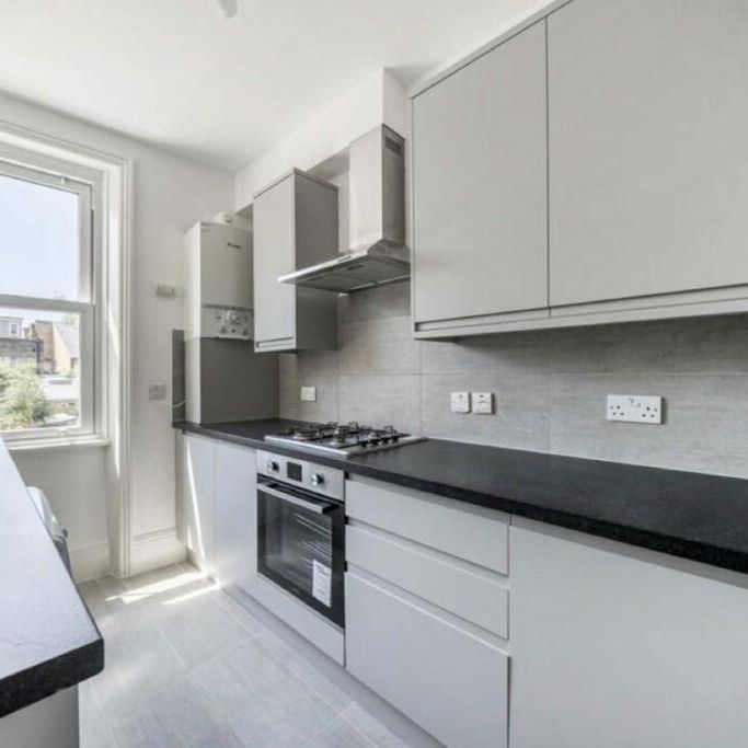 2 bedroom flat to rent - Photo 1