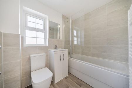 4 bedroom detached house to rent - Photo 5