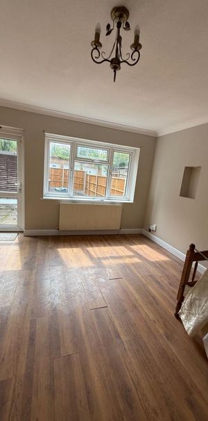 2 bedroom maisonette to rent - Photo 1