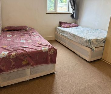 Room in a Shared House, Terrace Road Plastow, E13 - Photo 1