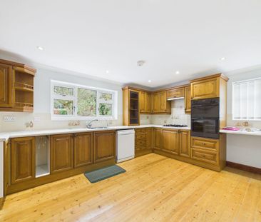 5 bedroom detached bungalow to rent - Photo 2