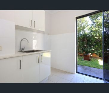 8/1 Mervyn Thomas Drive, Hope Island, Qld 4212 - Photo 5