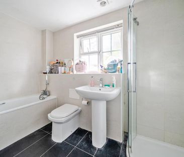 2 bedroom end of terrace house to rent - Photo 3