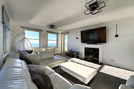 West Parade, WORTHING - Photo 3