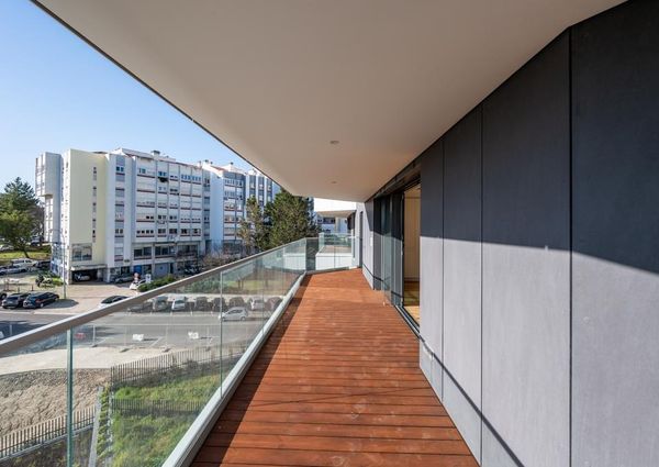 3 Bedroom Apartment with swimming pool, Miraflores, Oeiras
