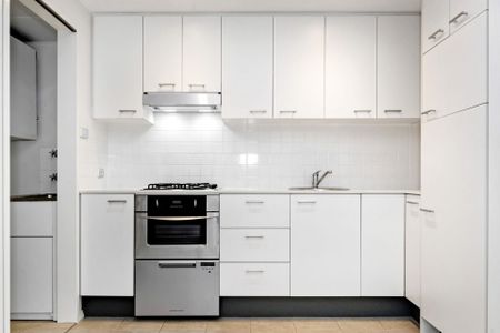 Contemporary And Convenient - Photo 3