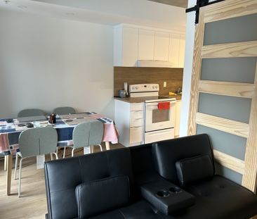 3 1/2 Neuf: Gym,terrasse,stationnement - Photo 2