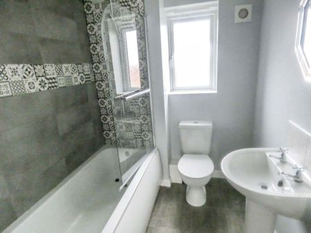 Lindsay Street, Hetton-le-Hole, Houghton Le Spring, Tyne and Wear, DH5 9AT - Photo 4