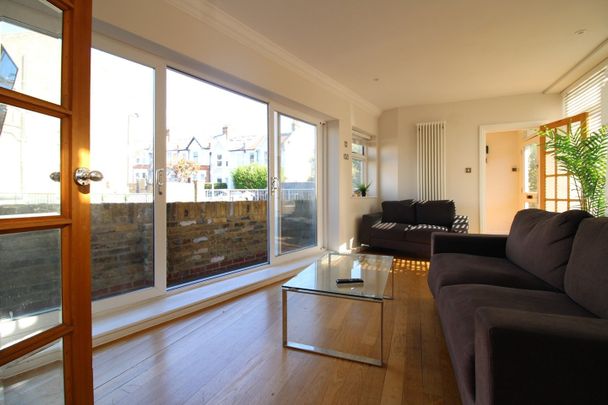 5 Bed Terraced House, Aslett Street, SW18 - Photo 1
