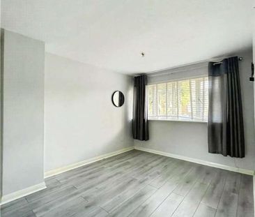 Mortimer Road, London, E6 - Photo 3