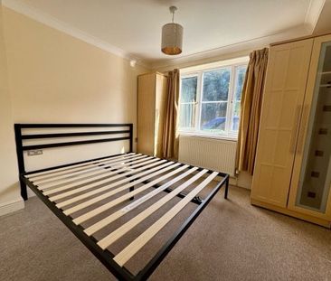 Edward Road, Shirley - Photo 1