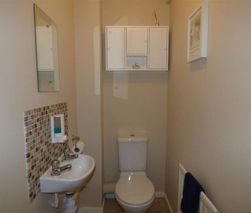 2 bedroom terraced house to rent - Photo 5