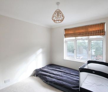 4 bedroom terraced house to rent - Photo 2