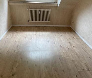 Helle Dachwohnung in ruhiger und zentraler Lage - Photo 4