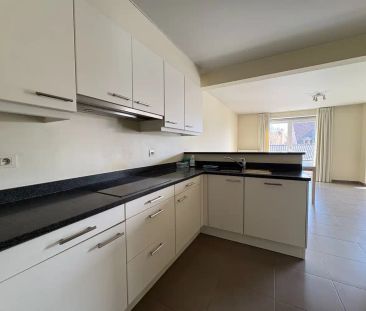 Lichtrijk appartement met twee slaapkamers + garage - Photo 5