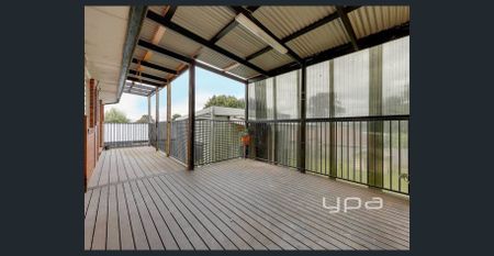 PRIME LOCATION! - Photo 4