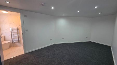 5 bedroom terraced house to rent - Photo 2