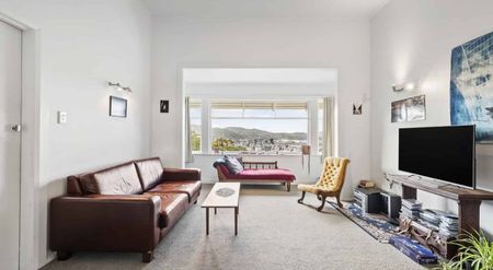 Dorking Road Abode - Photo 2