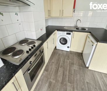 1 bed flat to rent in Flat 3, 6 Adeline road - Photo 6