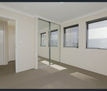 Modern Living in Kwinana Town Centre - Photo 5