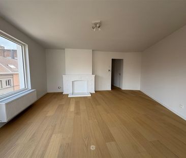 Appartement met trendy-look op een toplocatie - Photo 4