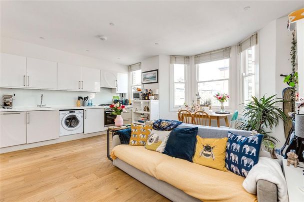 2 bedroom flat to rent - Photo 1