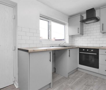 3 bedroom terraced house to rent - Photo 2