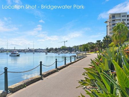 Impressive One-Bedroom Apartment in Balmain Shores - Photo 3