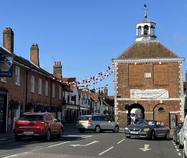 The Broadway, Amersham, Buckinghamshire,HP7 - Photo 3