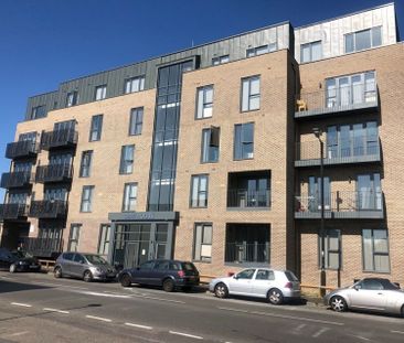 Petersfield Avenue, Slough, Berkshire,SL2 - Photo 3