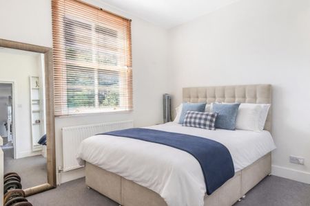 3 bedroom flat to rent - Photo 2