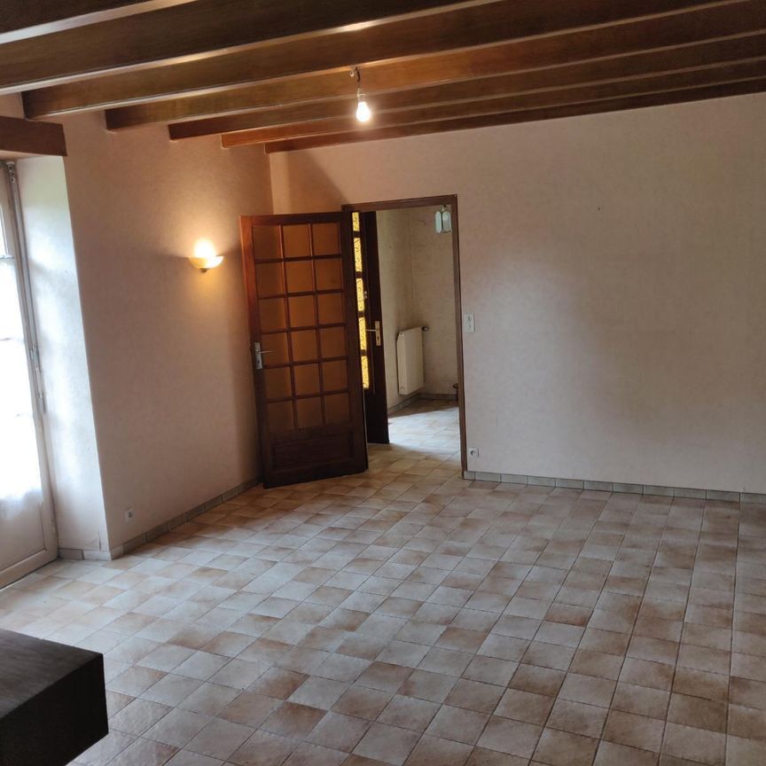 CENTRE DE VERN SUR SEICHE: Proximité directe des commerces, écoles et services, maison ancienne... - Photo 1