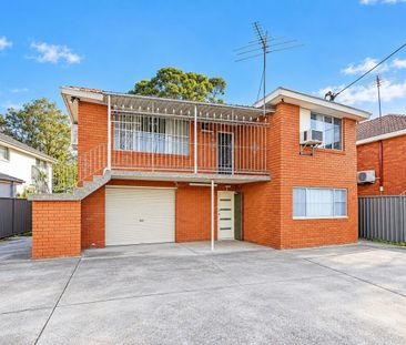 Neat 3-Bedroom Home Beside a Local Park - Photo 3