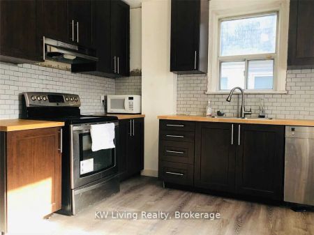 1348 Alexandra Avenue - Photo 4