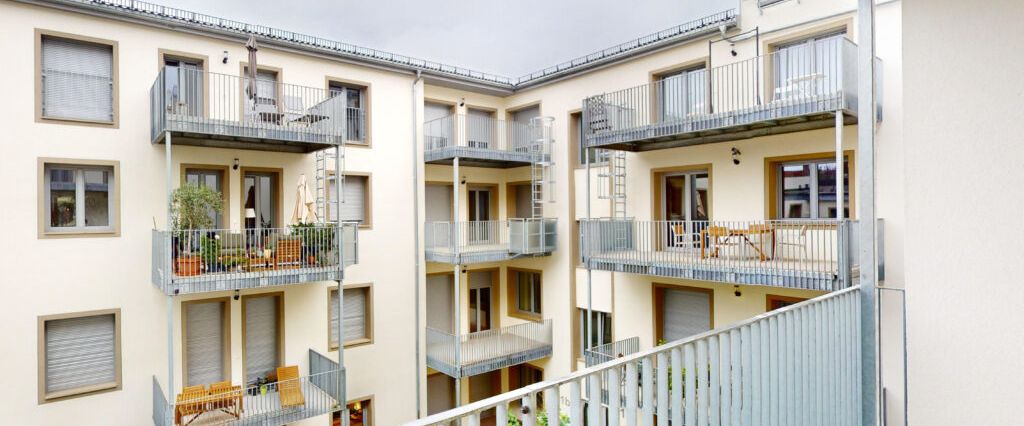 Perfekt für kleine Familien! Schöne 3-Zimmer-Wohnung mit Balkon in der Weststadt. - Photo 1