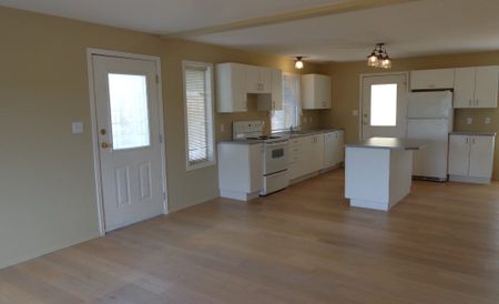 5515A Rutherford Road – Lower - Photo 5