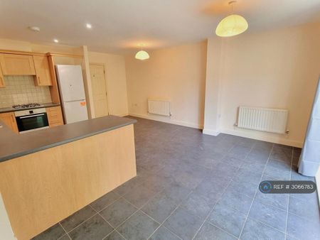 4 bedroom terraced house to rent - Photo 3