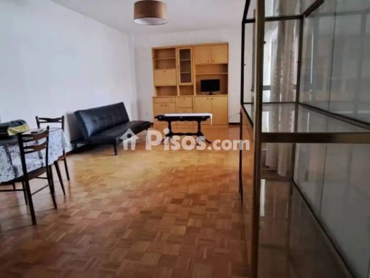 Piso en alquiler en Calle de Agustín Rodríguez Sahagún - Foto 1