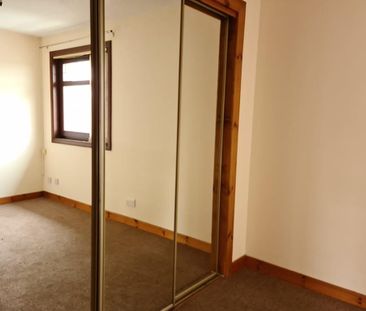 2 bedroom semi-detached house to rent - Photo 5