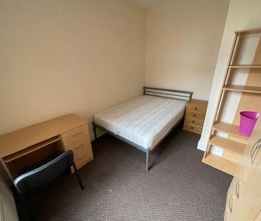 4 bedroom terraced house to rent - Photo 5