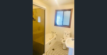 3-4 Beautiful Bedroom House in Fairfield West - Photo 3