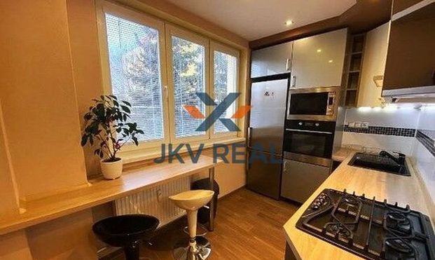 Prenajmem 1izbový byt ,vkusne zariadený - Photo 1